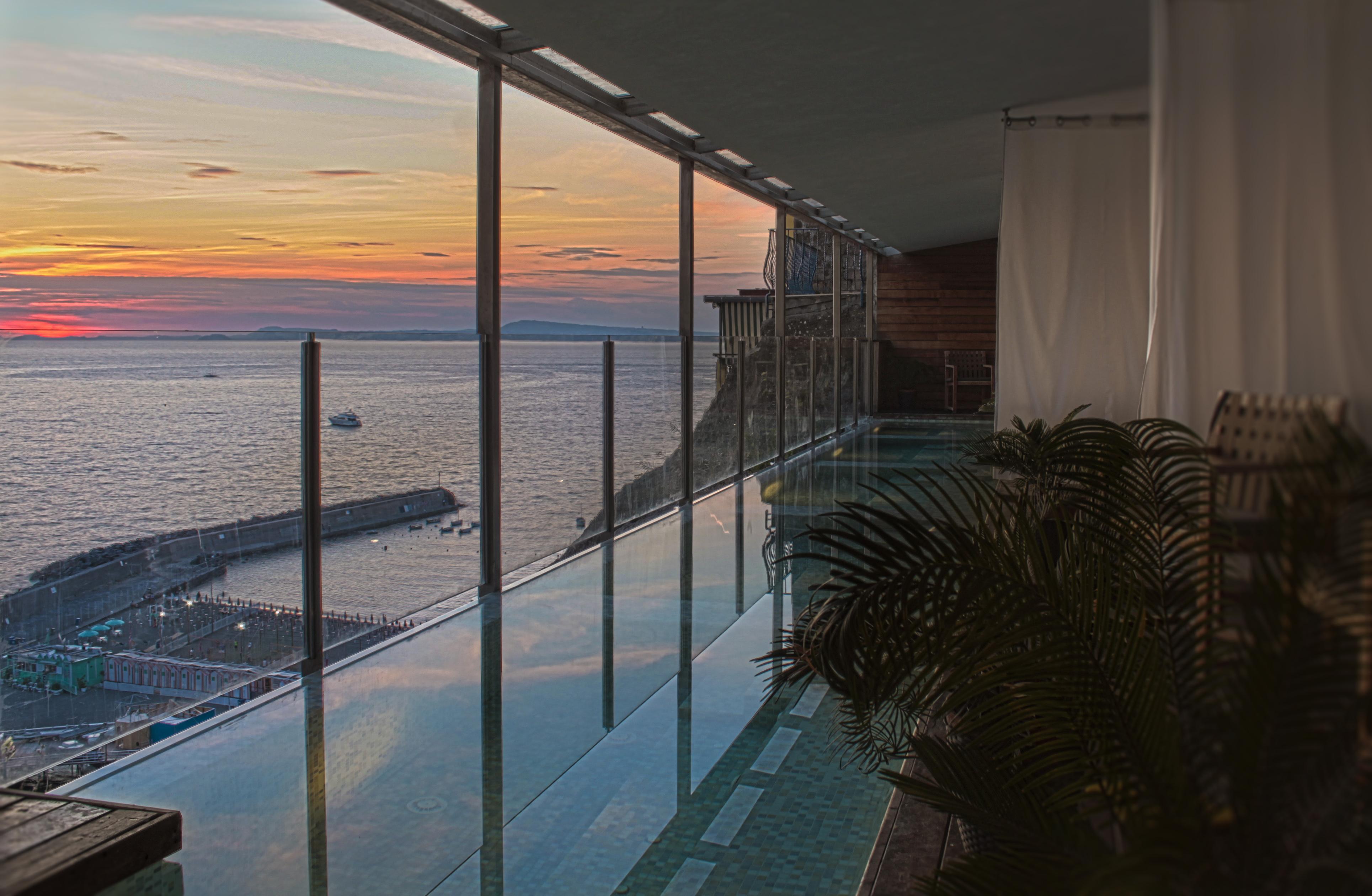 Laqua By The Sea Hotel Мета Екстериор снимка