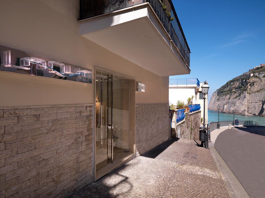 Laqua By The Sea Hotel Мета Екстериор снимка