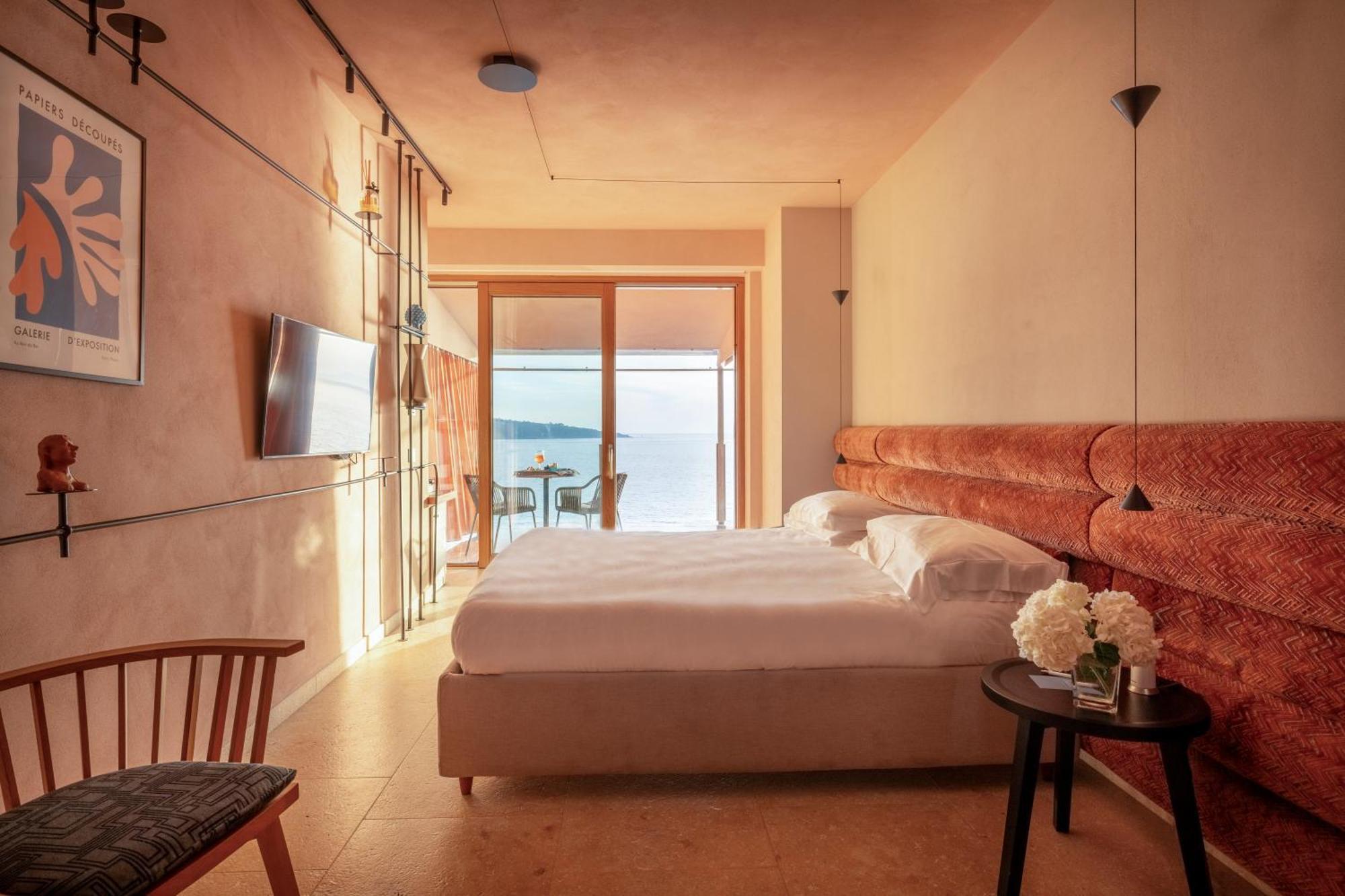 Laqua By The Sea Hotel Мета Екстериор снимка